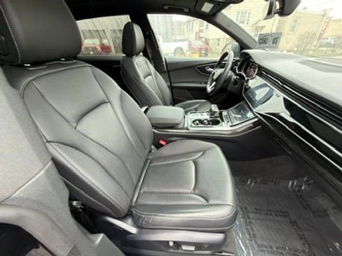 Used 2019 Audi Q8 Premium Plus w/ Premium Plus image 30