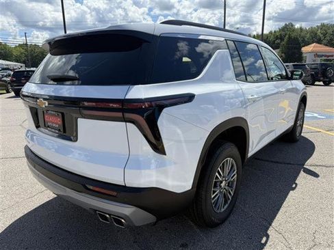 New 2026 Chevrolet Traverse LT image 7