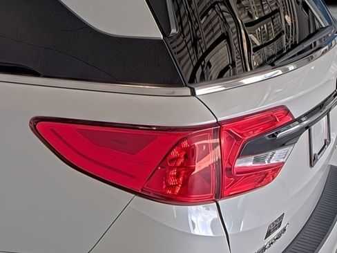 Used 2023 Honda Odyssey Touring image 10