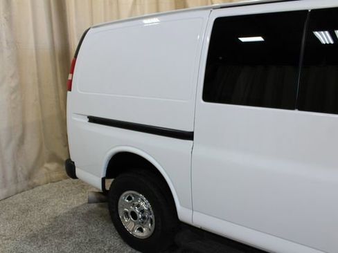 Used 2014 GMC Savana 3500 image 15