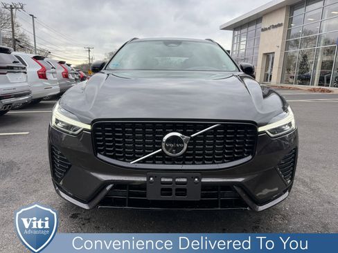 Certified 2025 Volvo XC60 B5 Plus image 3