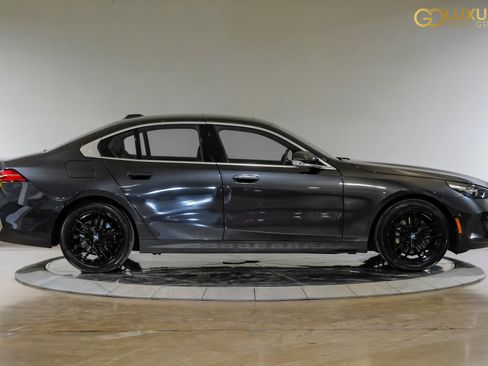 Used 2025 BMW 530i RWD image 9
