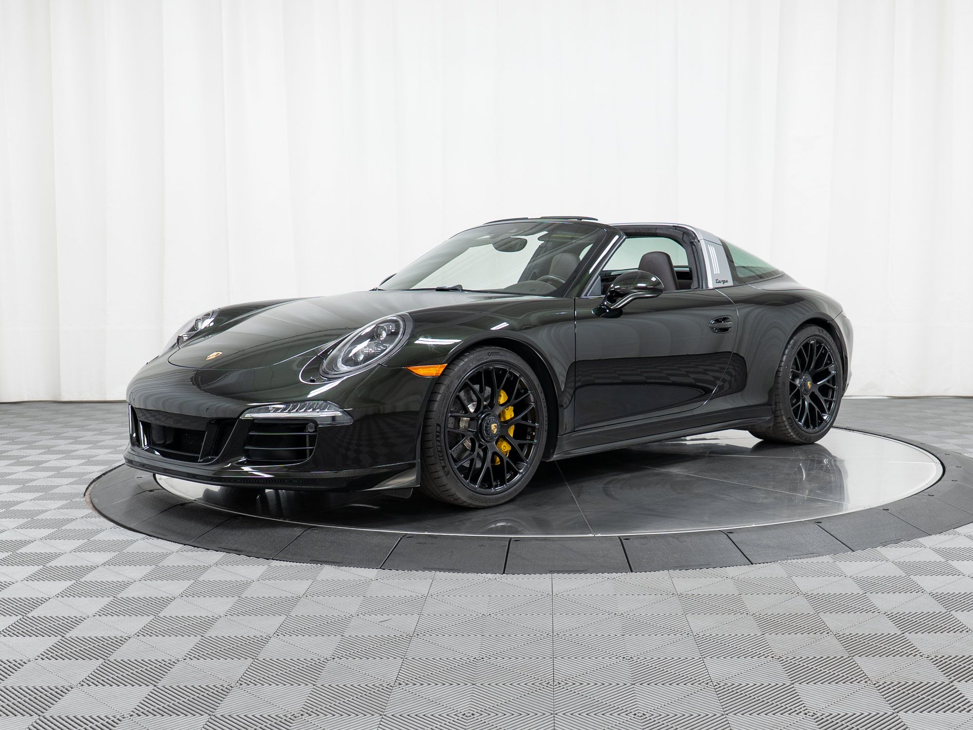Certified 2016 Porsche 911 Targa 4 GTS AWD/4WD image 1