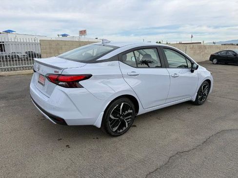 New 2025 Nissan Versa SR w/ Trunk Package image 6