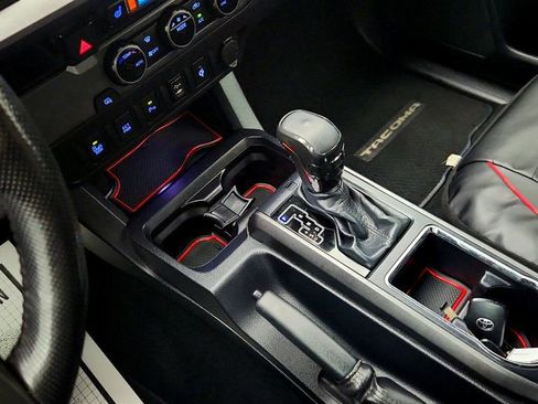Used 2017 Toyota Tacoma TRD Sport w/ Premium & Technology Package RWD image 16