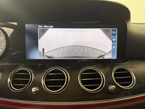 Used 2017 Mercedes-Benz E 300 4MATIC image 26