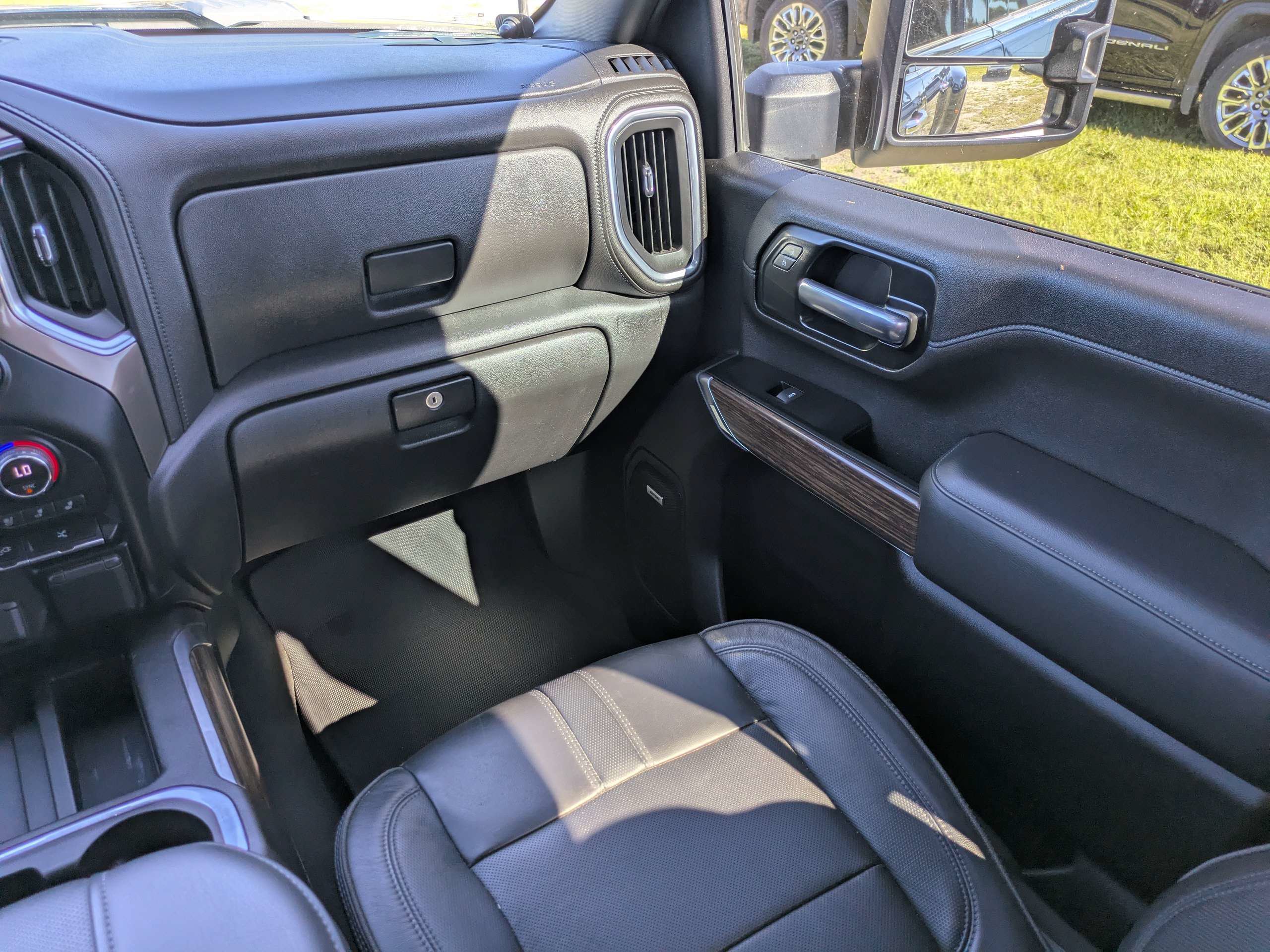 Used 2023 Chevrolet Silverado 3500 High Country AWD/4WD image 14
