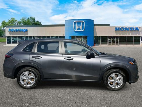 Certified 2023 Honda HR-V LX image 3