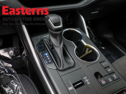 Used 2023 Toyota Highlander LE image 13