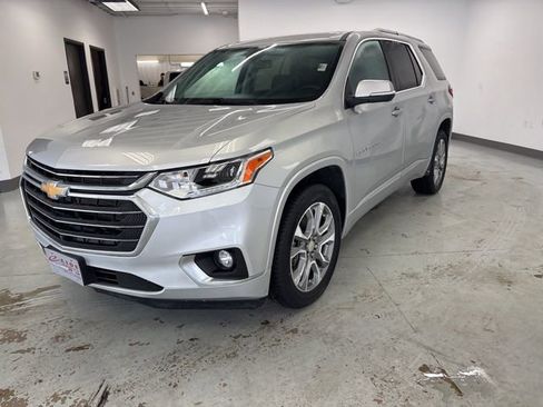 Used 2021 Chevrolet Traverse Premier image 4