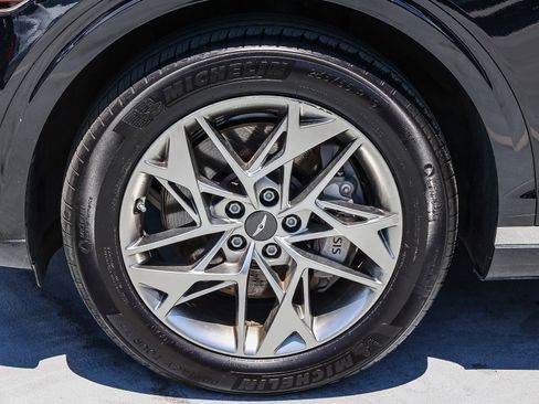 Used 2025 Genesis GV70 2.5T AWD/4WD image 9