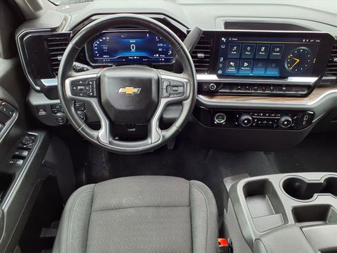 Used 2023 Chevrolet Silverado 1500 LT w/ Protection Package AWD/4WD image 2