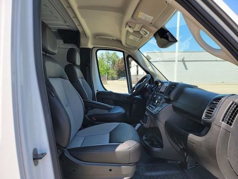 Used 2025 RAM ProMaster 2500 w/ Convenience Group FWD image 16