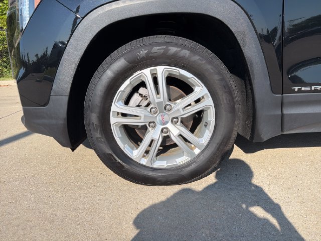 Used 2024 GMC Terrain SLE FWD image 9