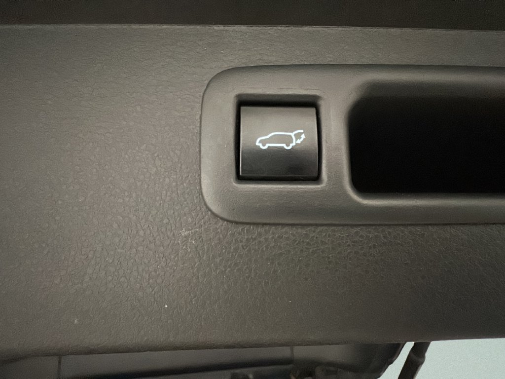 Used 2023 Toyota Highlander XLE AWD/4WD image 25