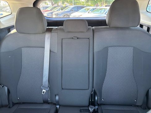 Used 2025 Kia Sportage LX AWD/4WD image 37