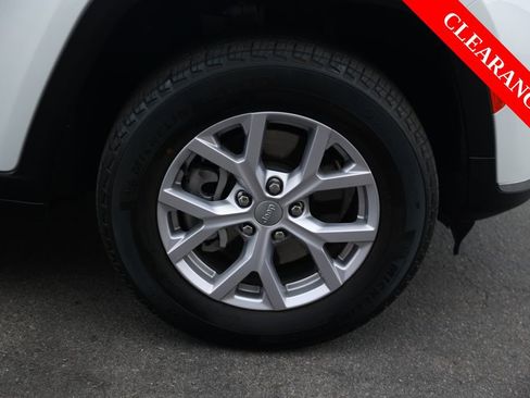 Used 2022 Jeep Grand Cherokee L Limited AWD/4WD image 8