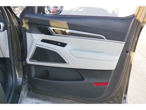 Used 2022 Kia Telluride S image 16