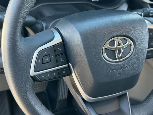 Used 2023 Toyota Sienna XLE w/ XLE Plus Package image 27