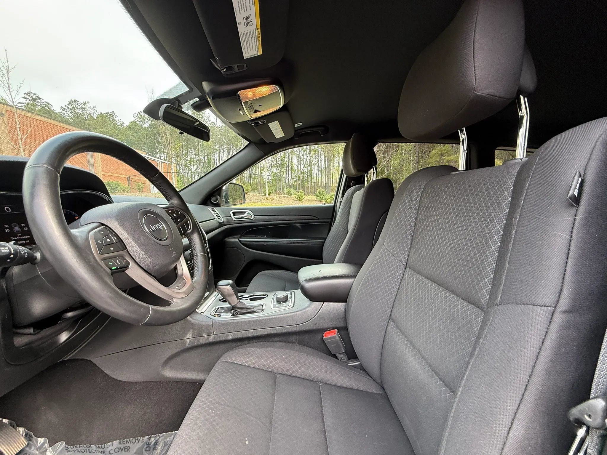 Used 2019 Jeep Grand Cherokee Laredo AWD/4WD image 13