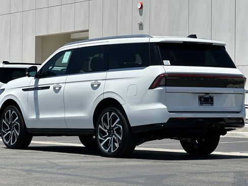 New 2026 Lincoln Navigator Black Label AWD/4WD image 5