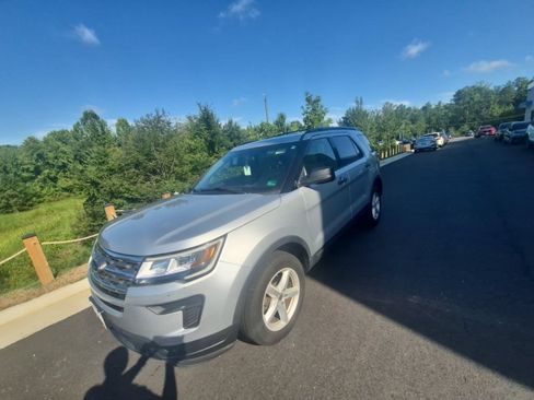 Used 2018 Ford Explorer 4WD image 1