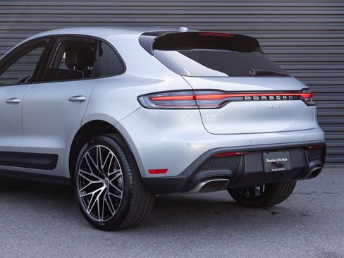 Used 2026 Porsche Macan AWD/4WD image 11