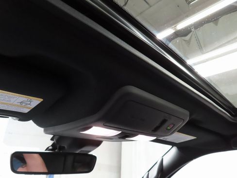 Used 2023 Nissan Frontier PRO-4X image 22