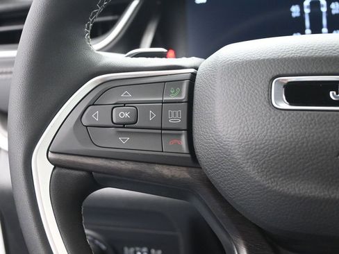 New 2025 Jeep Grand Cherokee L Limited w/ Black Appearance Package image 23