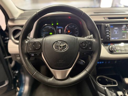 Used 2018 Toyota RAV4 Limited AWD/4WD image 13
