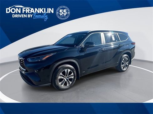 Used 2024 Toyota Highlander XLE image 1