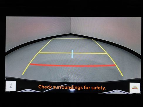 Used 2025 Toyota Camry SE image 13