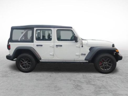 Used 2022 Jeep Wrangler Unlimited Sport AWD/4WD image 4