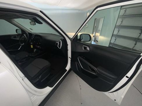 Used 2023 Kia Soul LX w/ Option Group 015 FWD image 23