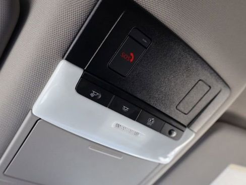 Used 2024 Nissan Rogue SV image 25