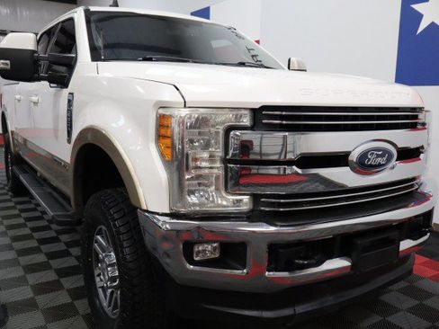 Used 2019 Ford F250 Lariat w/ Lariat Value Package AWD/4WD image 16