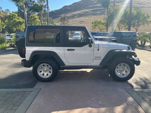 Used 2016 Jeep Wrangler Sport w/ Mopar Black Appearance Group AWD/4WD image 8