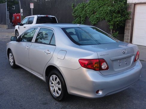 Used 2010 Toyota Corolla LE FWD image 5