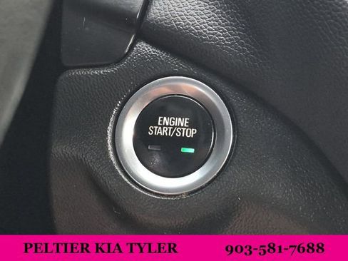 Used 2021 Chevrolet Equinox LT image 33