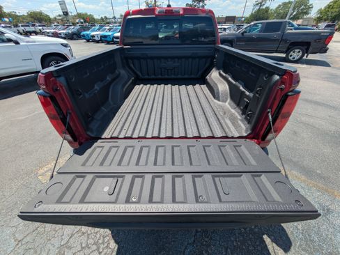 New 2026 Chevrolet Colorado ZR2 w/ Technology Package AWD/4WD image 7