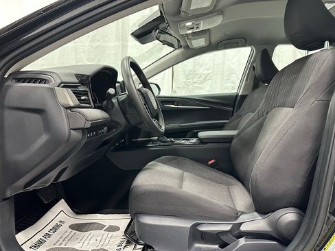 Used 2025 Toyota Camry LE image 14