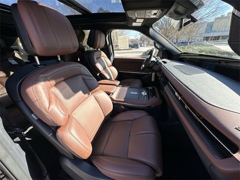 New 2025 Lincoln Navigator Reserve image 27