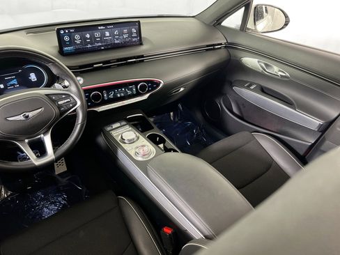 Used 2024 Genesis GV70 3.5T Sport image 23