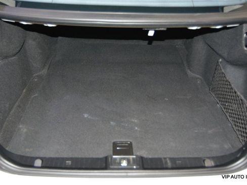 Used 2009 Mercedes-Benz E 550 Sedan image 33