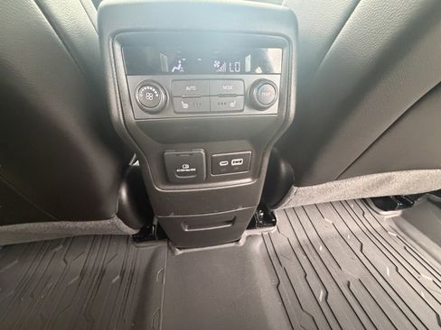 Used 2023 GMC Acadia SLT w/ Elevation Edition AWD/4WD image 38