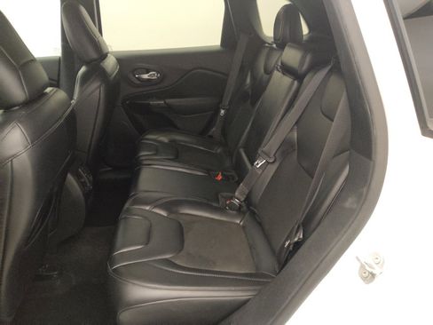 Used 2020 Jeep Cherokee Latitude Plus FWD image 18