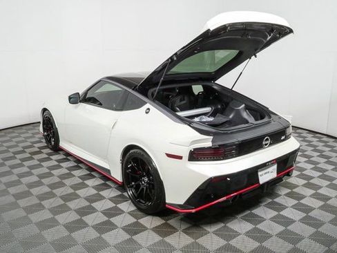 Used 2025 Nissan Z NISMO w/ Floor Mat Package RWD image 24