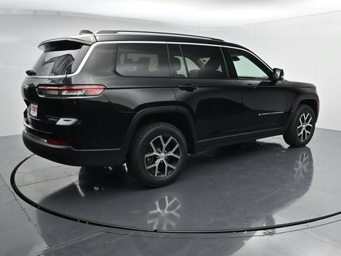Used 2023 Jeep Grand Cherokee L Limited AWD/4WD image 8