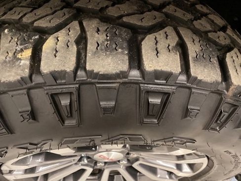 Used 2022 GMC Sierra 1500 AT4 image 28