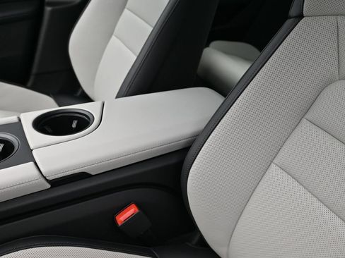 New 2026 Porsche Taycan image 21